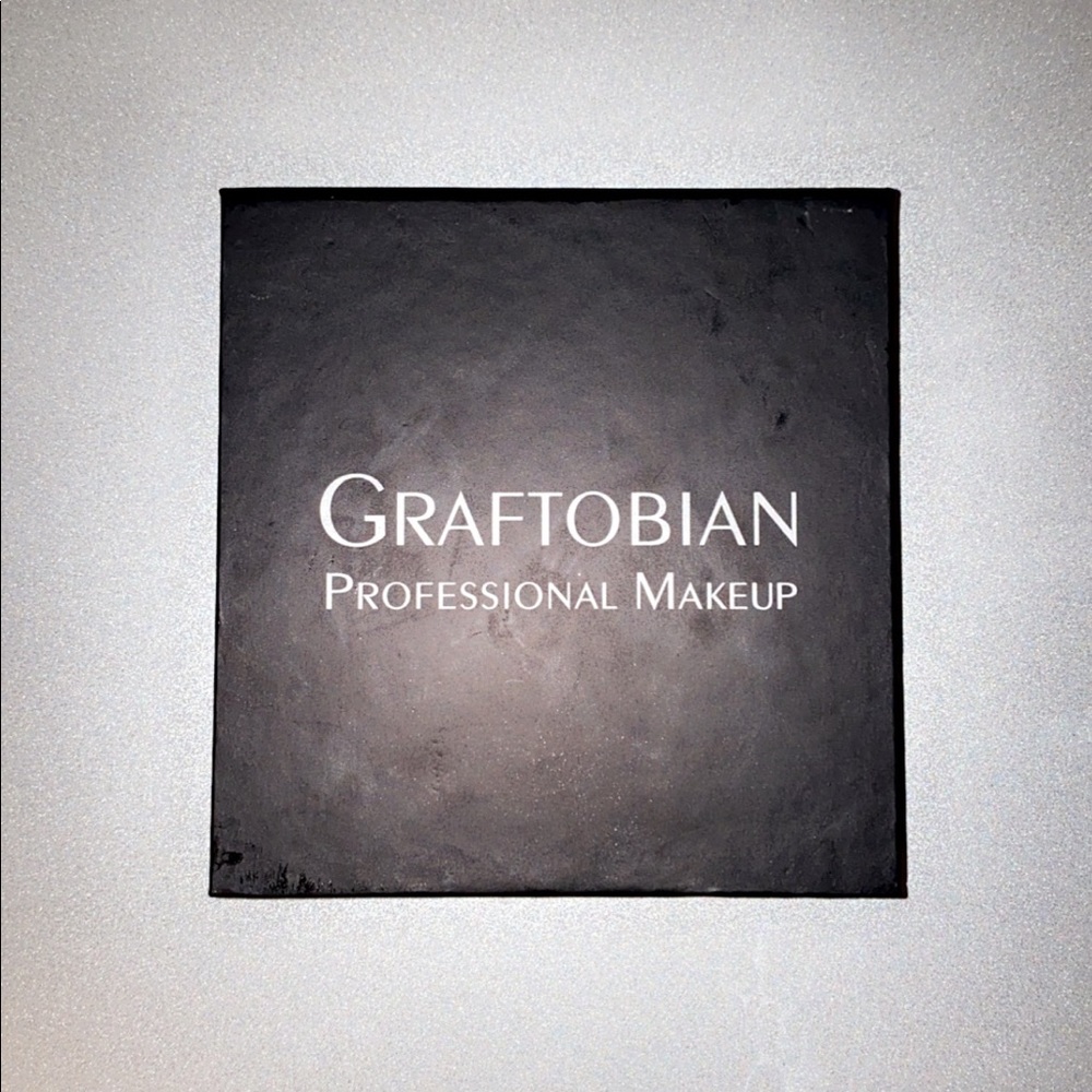 Graftobian HD Ultrasilk Matte Eye Shadow